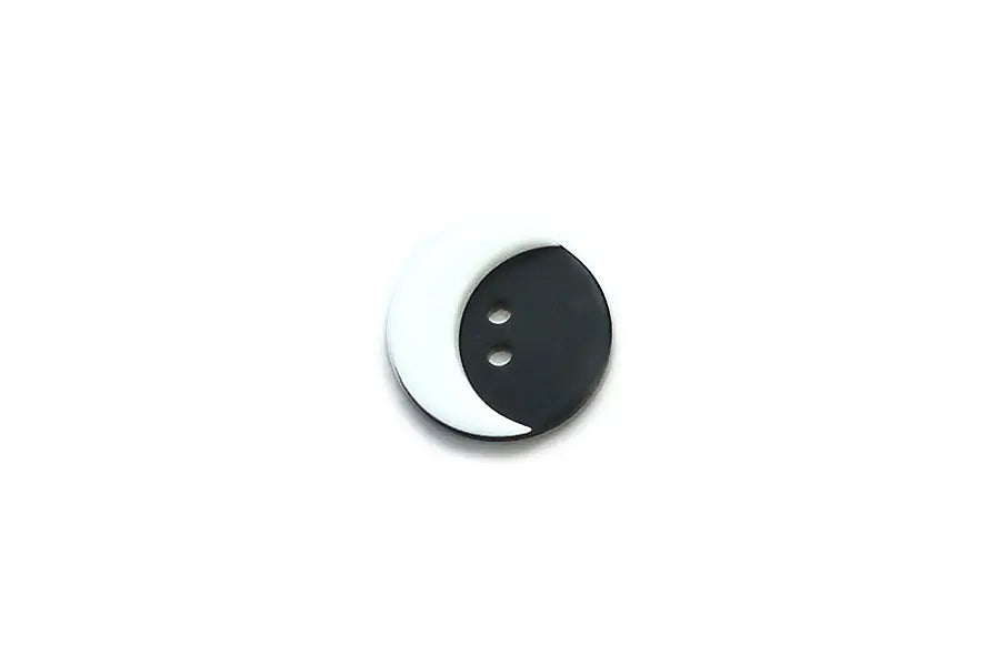 BF1507P20 Plastic White Moon on Black Round - 20MM