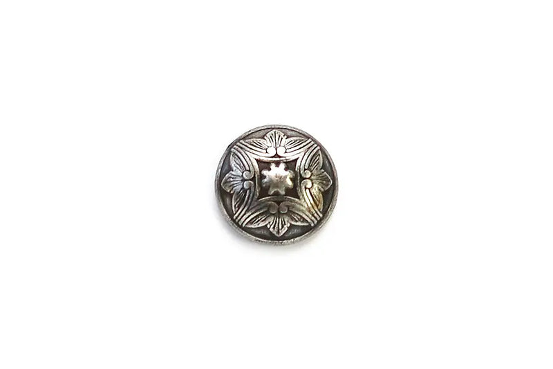 BR2063M18 Metal Antique Silver Convex Leaves Round Shank - 18MM