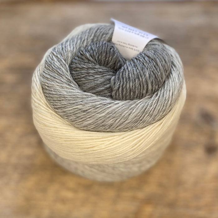 Poema by Laines du Nord