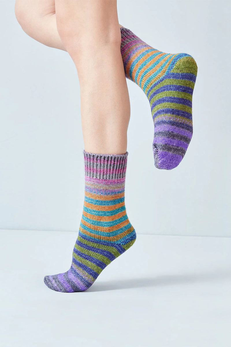Uneek Socken von Urth Knits - Moonbow - Crew
