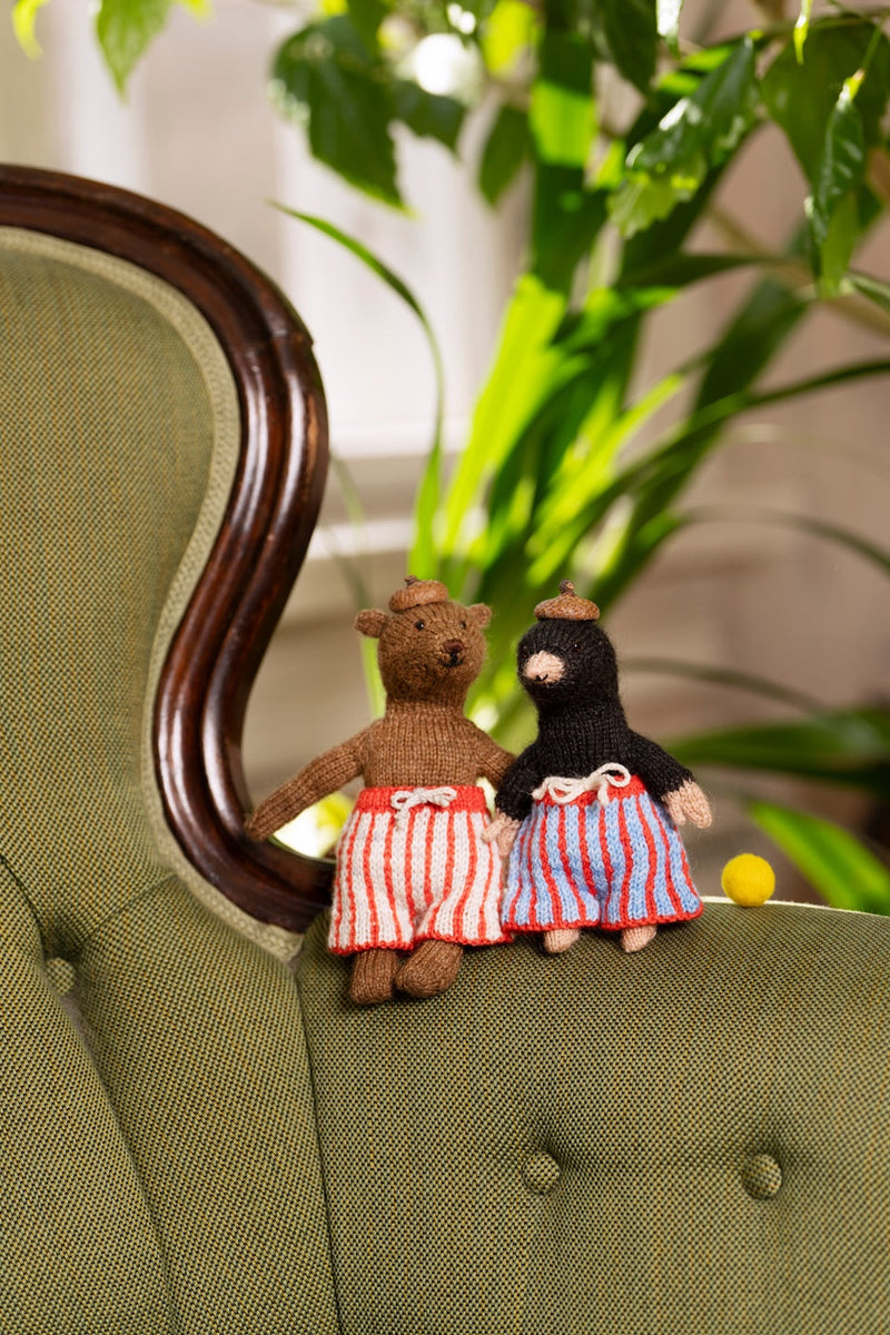 Chez Myrtil: More Seamless Friends to Knit and Love by Cinthia Vallet