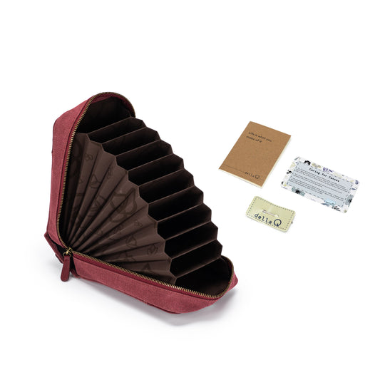 Maker's Circular Needlecase by Della Q