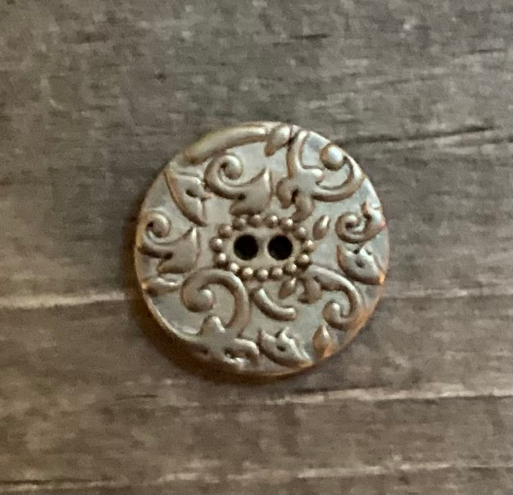 Silver Metal Button With Leaves 3/4 Inch 281208