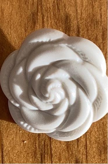 300908 White Rose Polyamide Button 25 mm