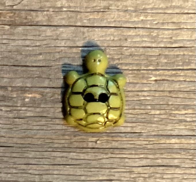 Green Turtle Button 3/4 Inch 311128